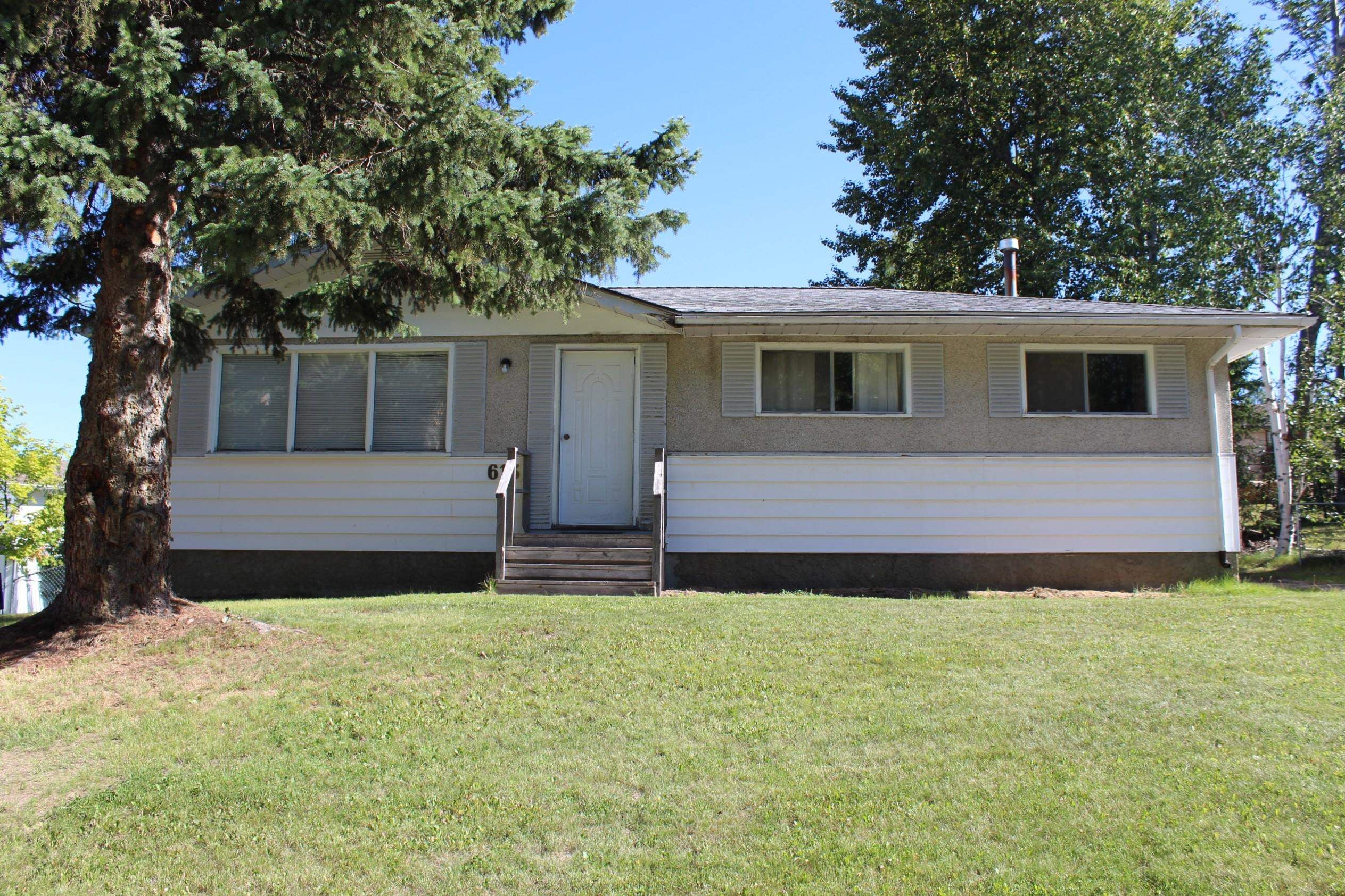 Main Photo: 613 CENTENNIAL Drive in Mackenzie: Mackenzie -Town House for sale : MLS®# R2807673