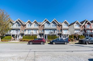 Photo 1: 404 1661 FRASER Avenue in Port Coquitlam: Glenwood PQ Condo for sale in "BRIMLEY MEWS" : MLS®# R2873401