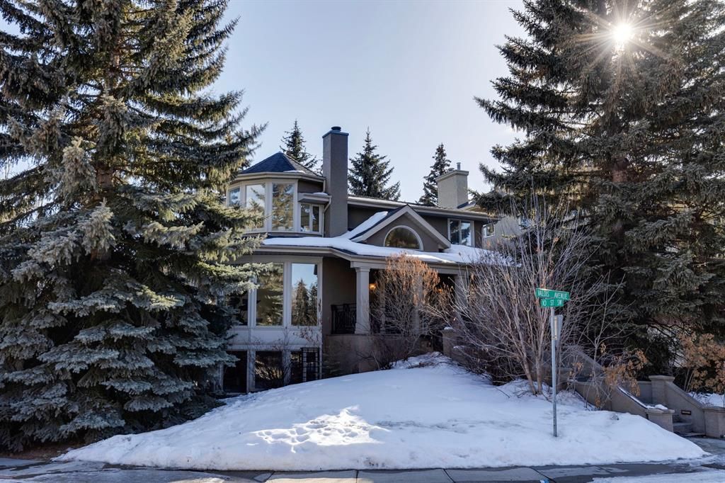 Main Photo: 1101 Valois Avenue SW in Calgary: Upper Mount Royal Detached for sale : MLS®# A2036693