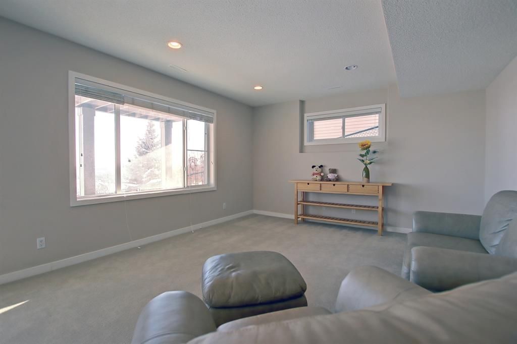 Photo 36: Photos: 158 Springbluff Heights SW in Calgary: Springbank Hill Detached for sale : MLS®# A1186976