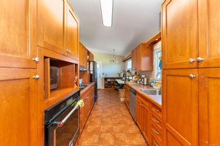 Photo 8: 3401 Woodburn Ave in Oak Bay: OB Henderson Single Family Residence for sale : MLS®# 963092