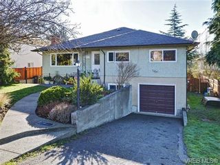 Photo 15: 1055 Nicholson St in VICTORIA: SE Lake Hill House for sale (Saanich East)  : MLS®# 721452
