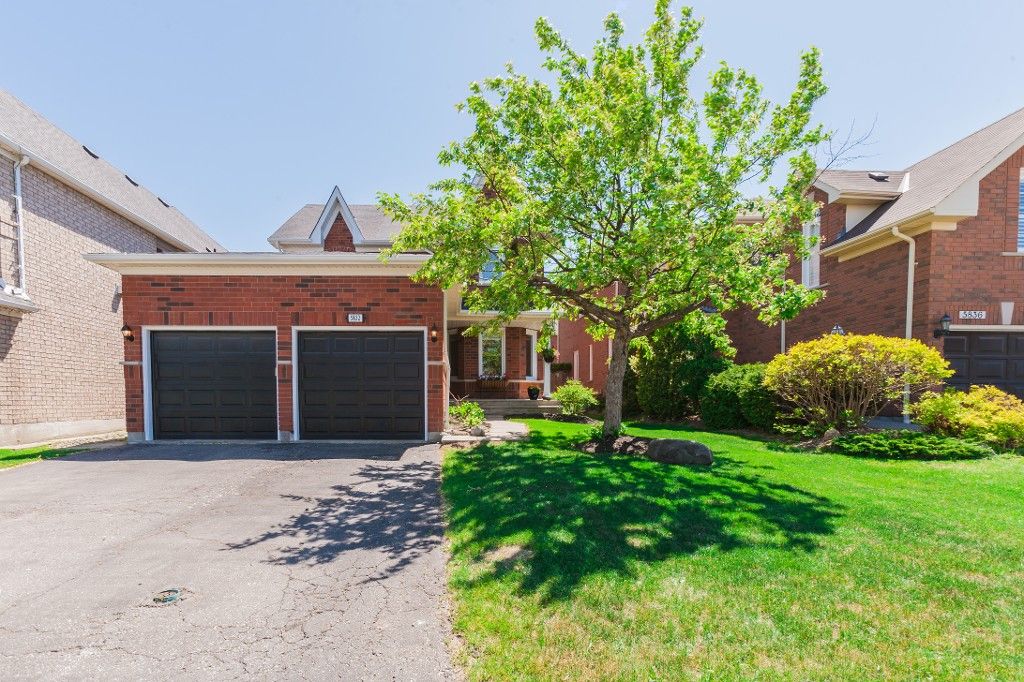 Main Photo: 5832 Greensboro Drive in Mississauga: Central Erin Mills House (2-Storey) for sale : MLS®# W3210144