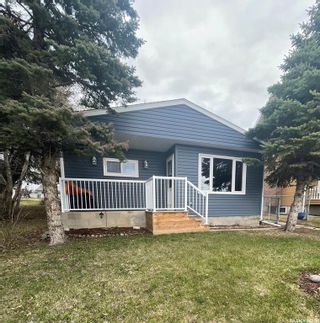 Photo 1: 138 Highway Avenue West in Preeceville: Residential for sale : MLS®# SK928528