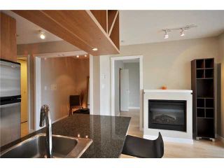 Photo 3: 401 1010 RICHARDS Street in Vancouver: Downtown VW Condo for sale in "THE GALLERY" (Vancouver West)  : MLS®# V832364