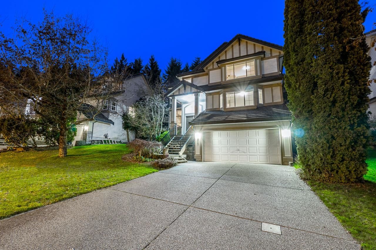 Main Photo: 210 CHESTNUT Place in Port Moody: Heritage Woods PM House for sale in "Heritage Woods" : MLS®# R2667718