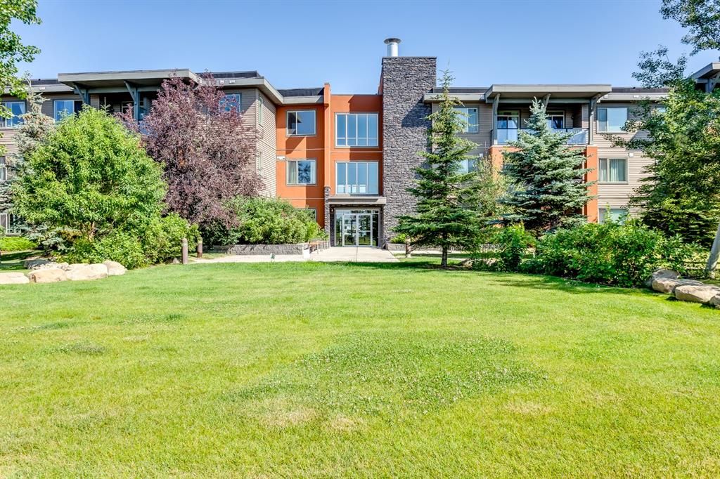 Main Photo: 210 2727 28 Avenue SE in Calgary: Dover Apartment for sale : MLS®# A1244720