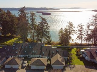 Main Photo: 23 2600 Ferguson Rd in Central Saanich: CS Turgoose Row/Townhouse for sale : MLS®# 927653