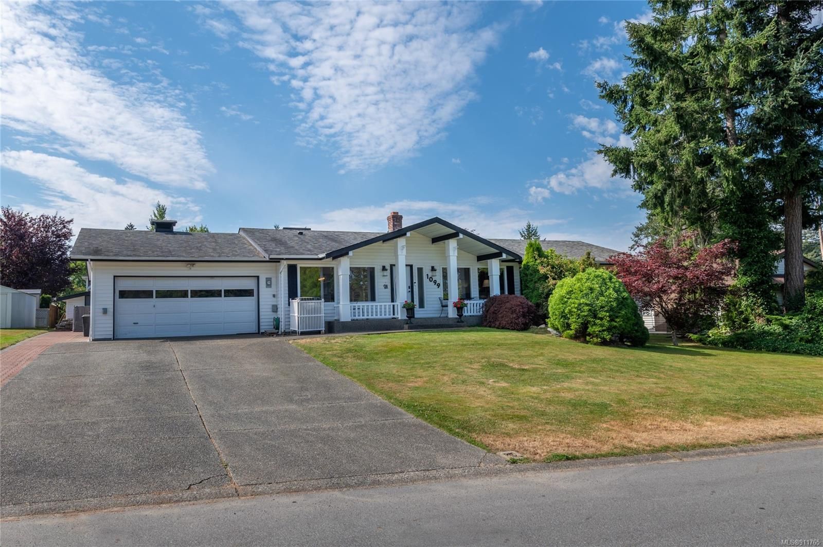 Main Photo: 1099 Marin Park Dr in Central Saanich: CS Brentwood Bay House for sale : MLS®# 911765