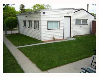 Photo 3: 1207 SPRUCE Street in WINNIPEG: West End / Wolseley Residential for sale (West Winnipeg)  : MLS®# 2810323