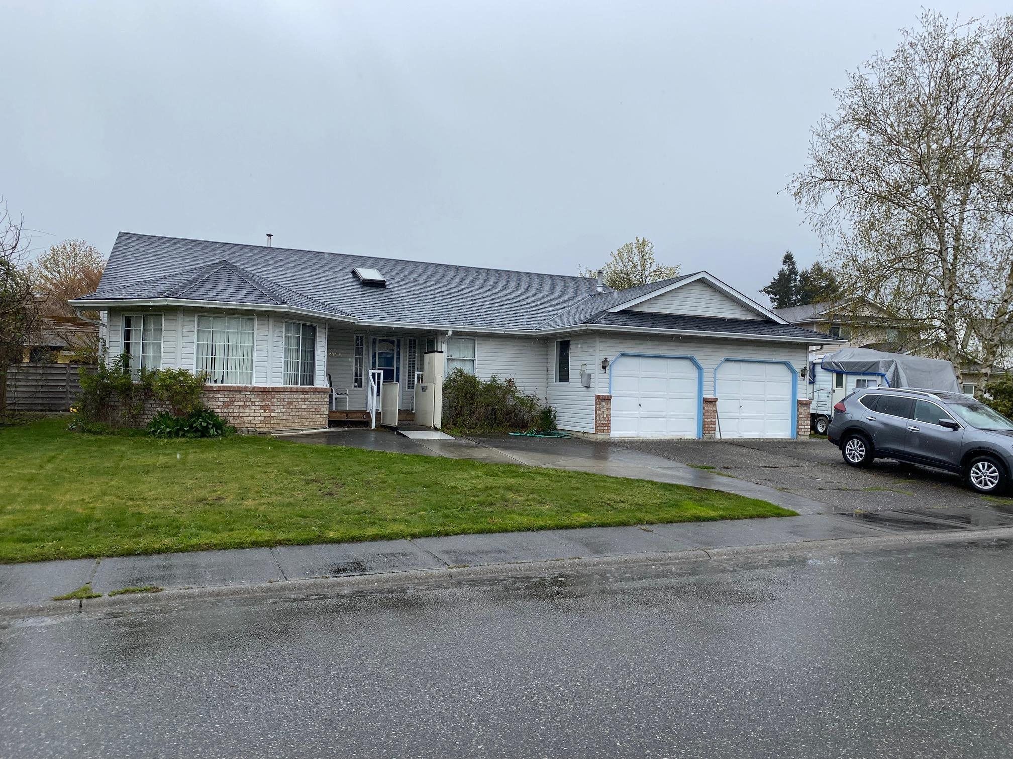 Main Photo: 44991 BRIGHTON Place in Chilliwack: Vedder S Watson-Promontory House for sale in "SARDIS" (Sardis)  : MLS®# R2676064