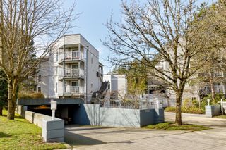 Main Photo: 46 7345 SANDBORNE Avenue in Burnaby: South Slope Townhouse for sale in "SANDBORNE WOODS" (Burnaby South)  : MLS®# R2756270