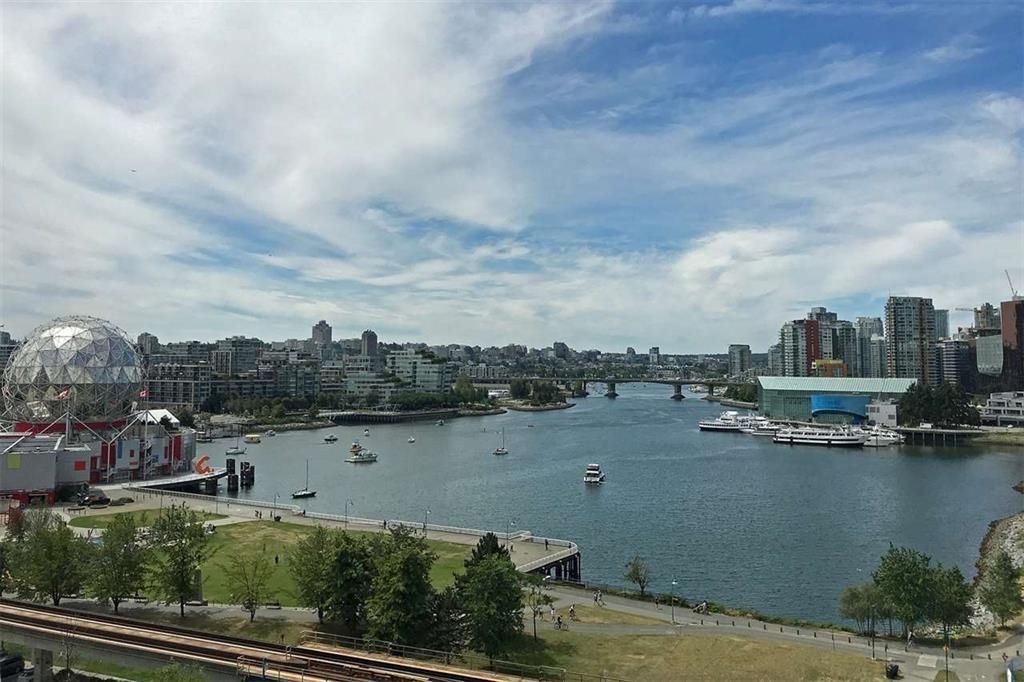 Unobstructed False Creek & park views forever!