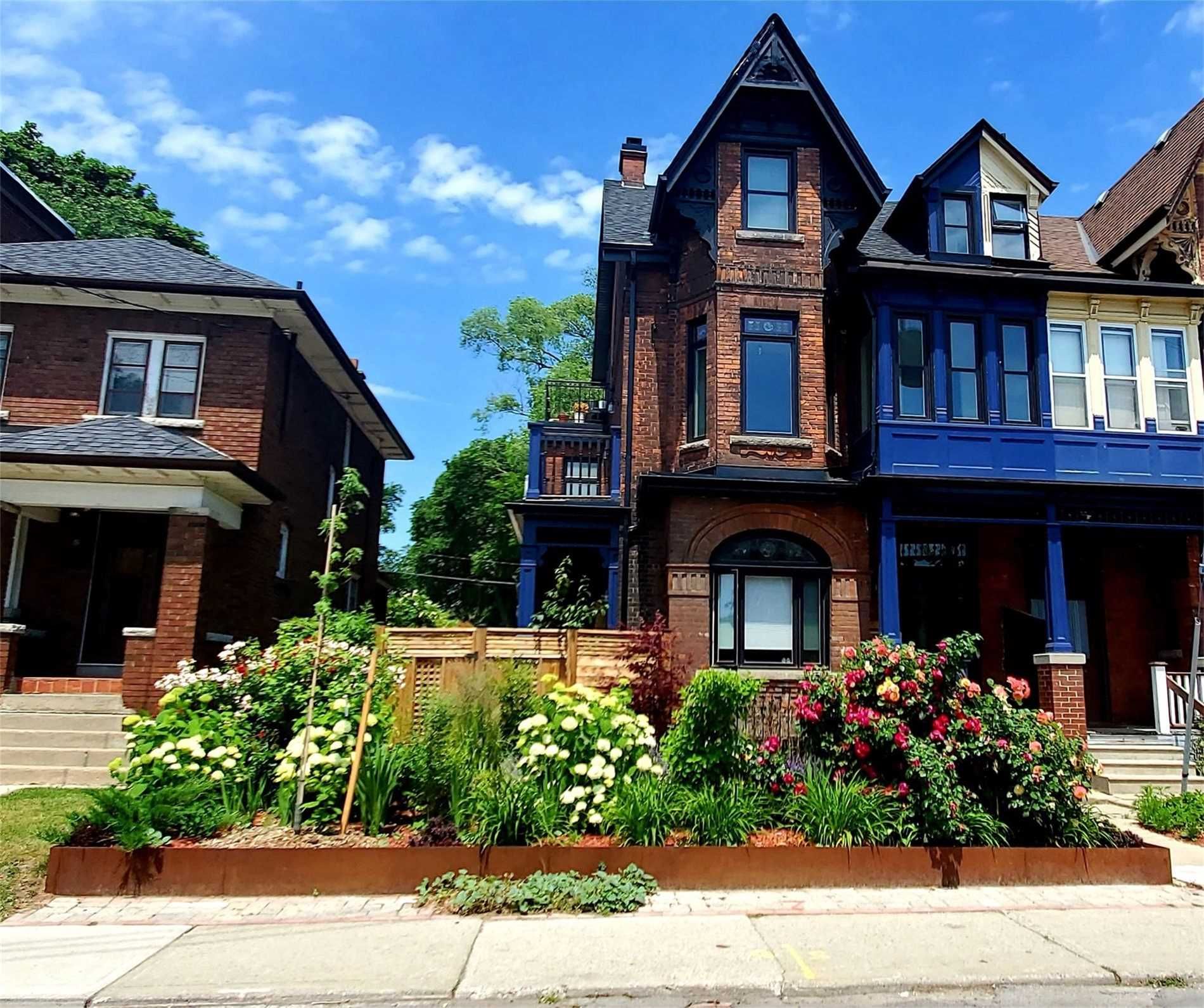 Main Photo: 1 10 Sylvan Avenue in Toronto: Dufferin Grove House (3-Storey) for lease (Toronto C01)  : MLS®# C5334534