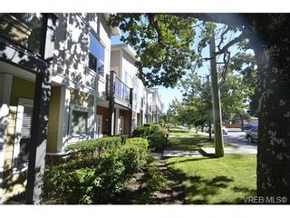 Photo 2: 878 Brock Ave in VICTORIA: La Langford Proper Row/Townhouse for sale (Langford)  : MLS®# 742350