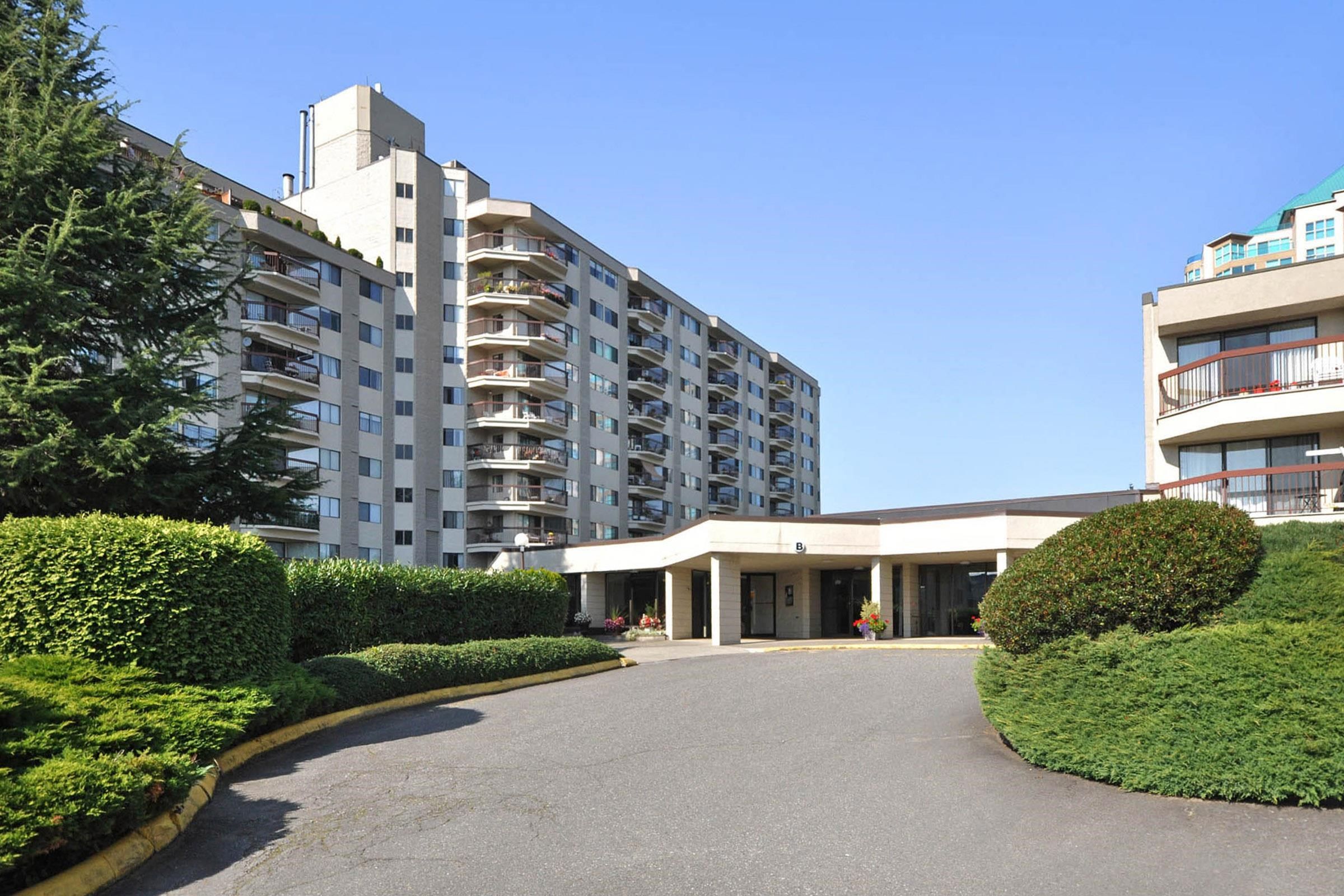 Main Photo: 1015 31955 OLD YALE Road in Abbotsford: Abbotsford West Condo for sale in "EVERGREEN VILLAGE" : MLS®# R2750660