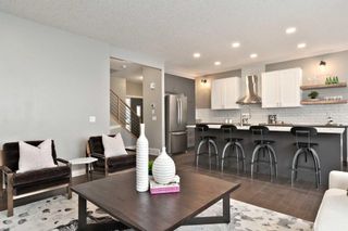 Photo 4: 62 Discovery Ridge Gardens SW in Calgary: Discovery Ridge Detached for sale : MLS®# A2102276