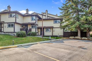 Photo 3: 3 115 Bergen Road NW in Calgary: Beddington Heights Row/Townhouse for sale : MLS®# A1240851