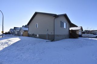 Photo 2: 541 Carriage Lane Drive: Carstairs Detached for sale : MLS®# A1039901