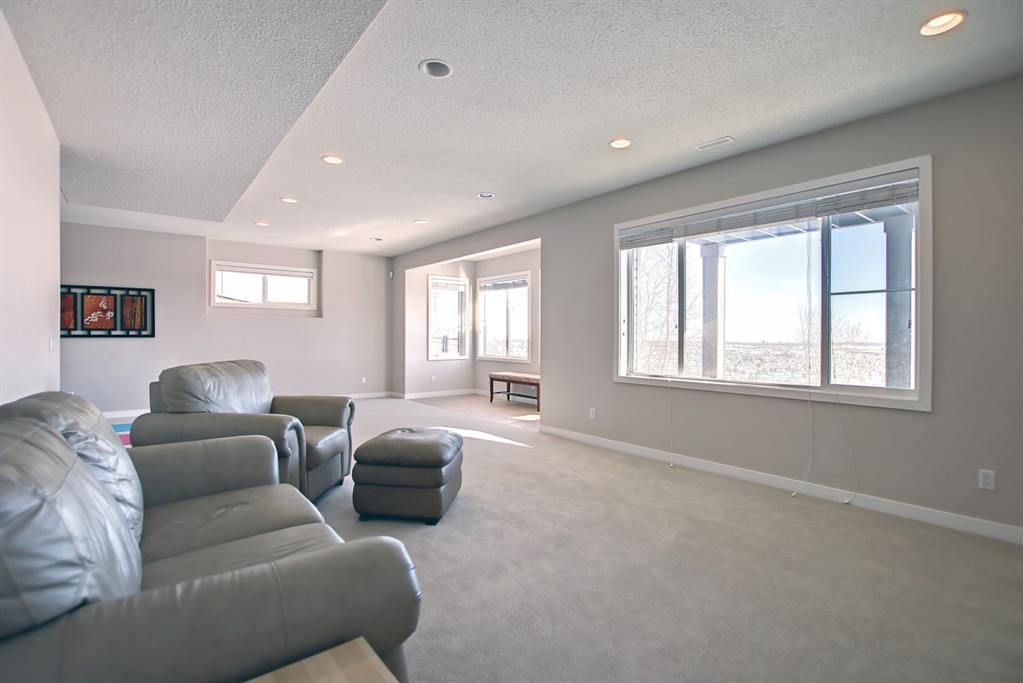 Photo 34: Photos: 158 Springbluff Heights SW in Calgary: Springbank Hill Detached for sale : MLS®# A1186976