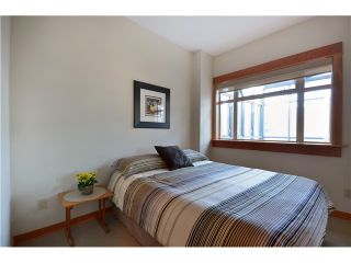 Photo 6: 301 550 17TH Street in West Vancouver: Ambleside Condo for sale in "THE HOLLYBURN" : MLS®# V950705