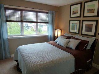 Photo 13: 324 31 Avenue NE in CALGARY: Tuxedo Residential Attached for sale (Calgary)  : MLS®# C3500030
