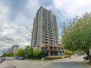 Photo 1: 503 1 RENAISSANCE Square in New Westminster: Quay Condo for sale in "THE Q" : MLS®# R2757746