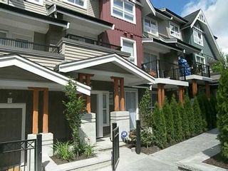 Photo 2: 7036 MONT ROYAL SQ in Vancouver: Champlain Heights Townhouse for sale in "BRITTANY" (Vancouver East)  : MLS®# V597372