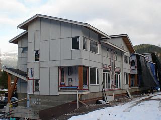 Photo 1: SL13 41488 BRENNAN Road in Squamish: Brackendale 1/2 Duplex for sale in "RIVENDALE" : MLS®# V948080
