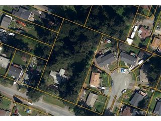 Photo 1: 686 Donovan Ave in VICTORIA: Co Hatley Park Land for sale (Colwood)  : MLS®# 750991