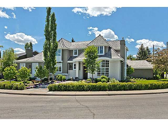 Main Photo: 625 EARL GREY Crescent SW in CALGARY: Mount Royal Residential Detached Single Family for sale (Calgary)  : MLS®# C3618067