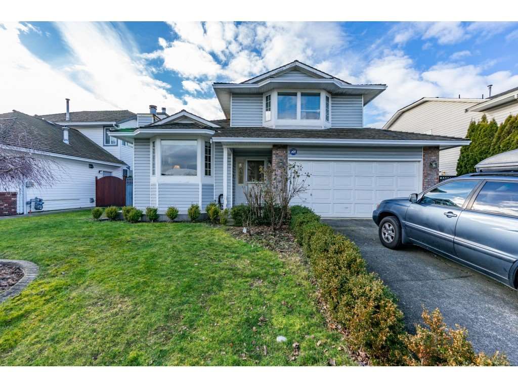 Main Photo: 19662 SOMERSET Drive in Pitt Meadows: Mid Meadows House for sale in "Somerset" : MLS®# R2337988