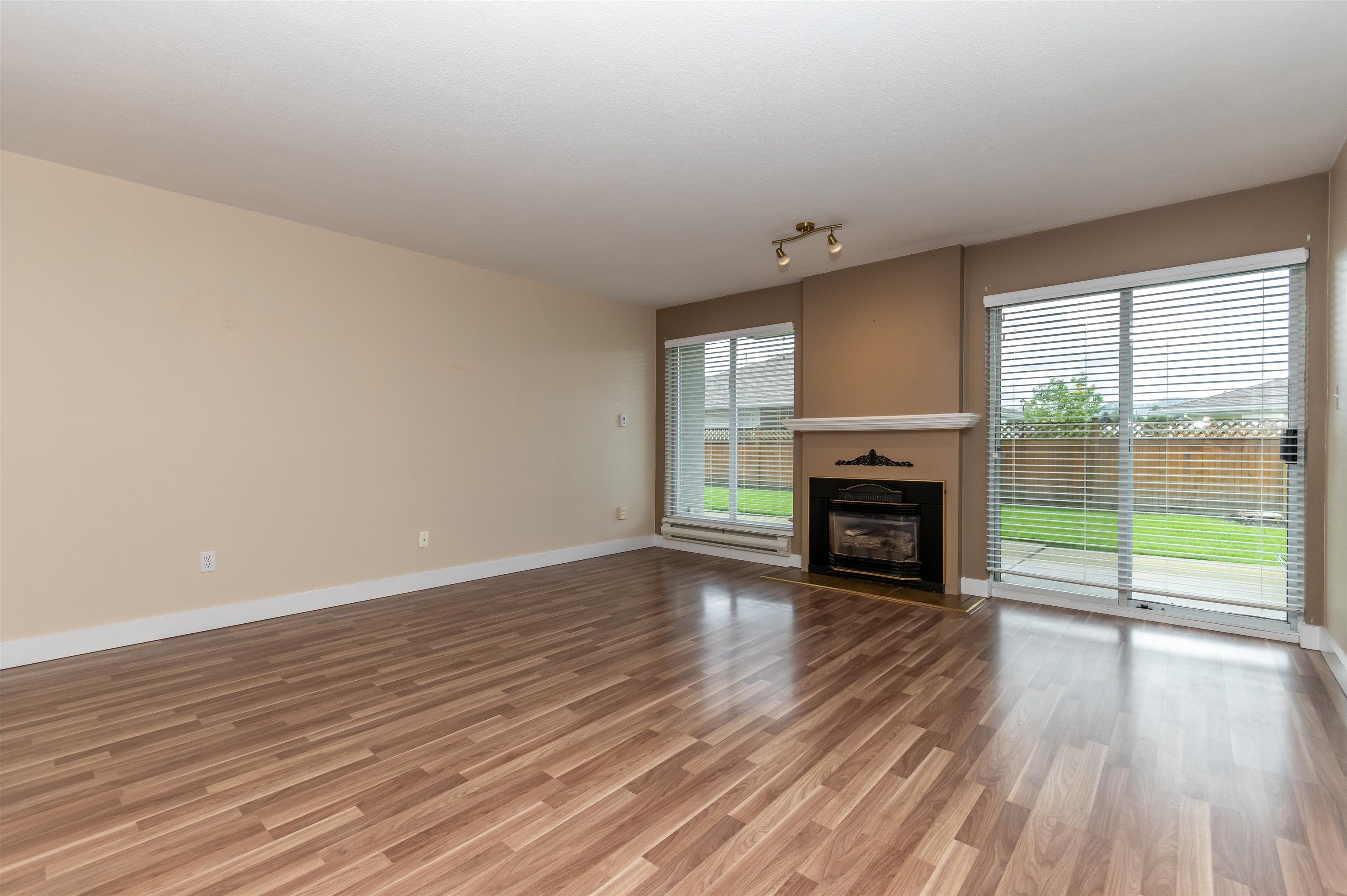 Main Photo: 21 8533 BROADWAY Street: Townhouse for sale in Chilliwack: MLS®# R2743631