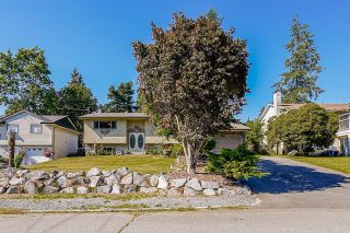 Photo 2: 32963 ARBUTUS Avenue in Mission: Mission BC House for sale : MLS®# R2725699