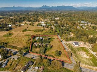 Photo 2: 25557 FRASER Highway in Langley: Salmon River House for sale : MLS®# R2817594
