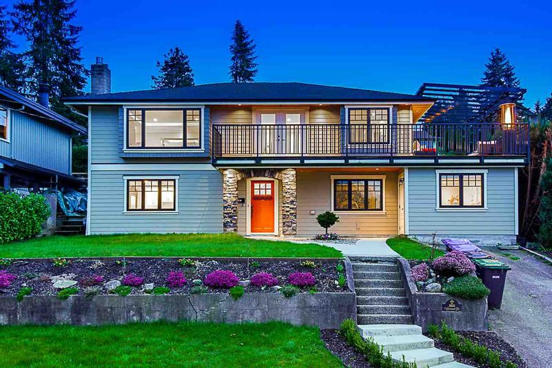 FEATURED LISTING: 3325 VIEWMOUNT Drive Port Moody