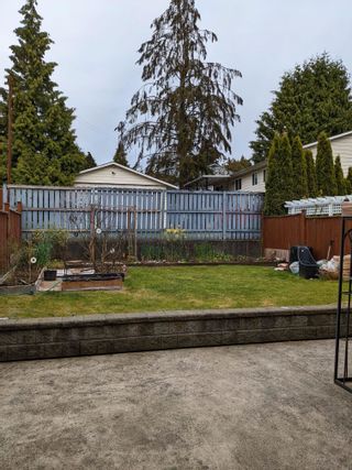 Photo 4: 777 DOGWOOD Street in Coquitlam: Coquitlam West 1/2 Duplex for sale : MLS®# R2746354