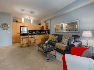 Photo 11: 214 69 SPRINGBOROUGH Court SW in Calgary: Springbank Hill Apartment for sale : MLS®# C4273218