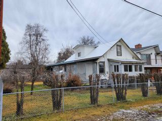 Photo 2: 456 HUTCHCROFT Street in Quesnel: Quesnel - Town House for sale : MLS®# R2838341