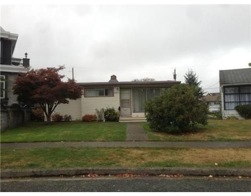 Main Photo: 2377 HOYLAKE AV in Vancouver: Fraserview VE House for sale (Vancouver East)  : MLS®# V1086289