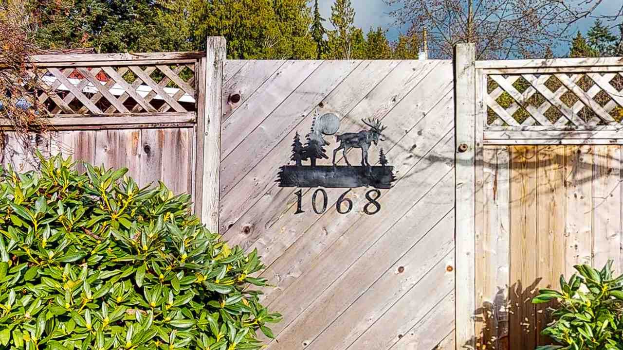 Main Photo: 1068 ROBERTS CREEK ROAD: Roberts Creek House for sale (Sunshine Coast)  : MLS®# R2520658