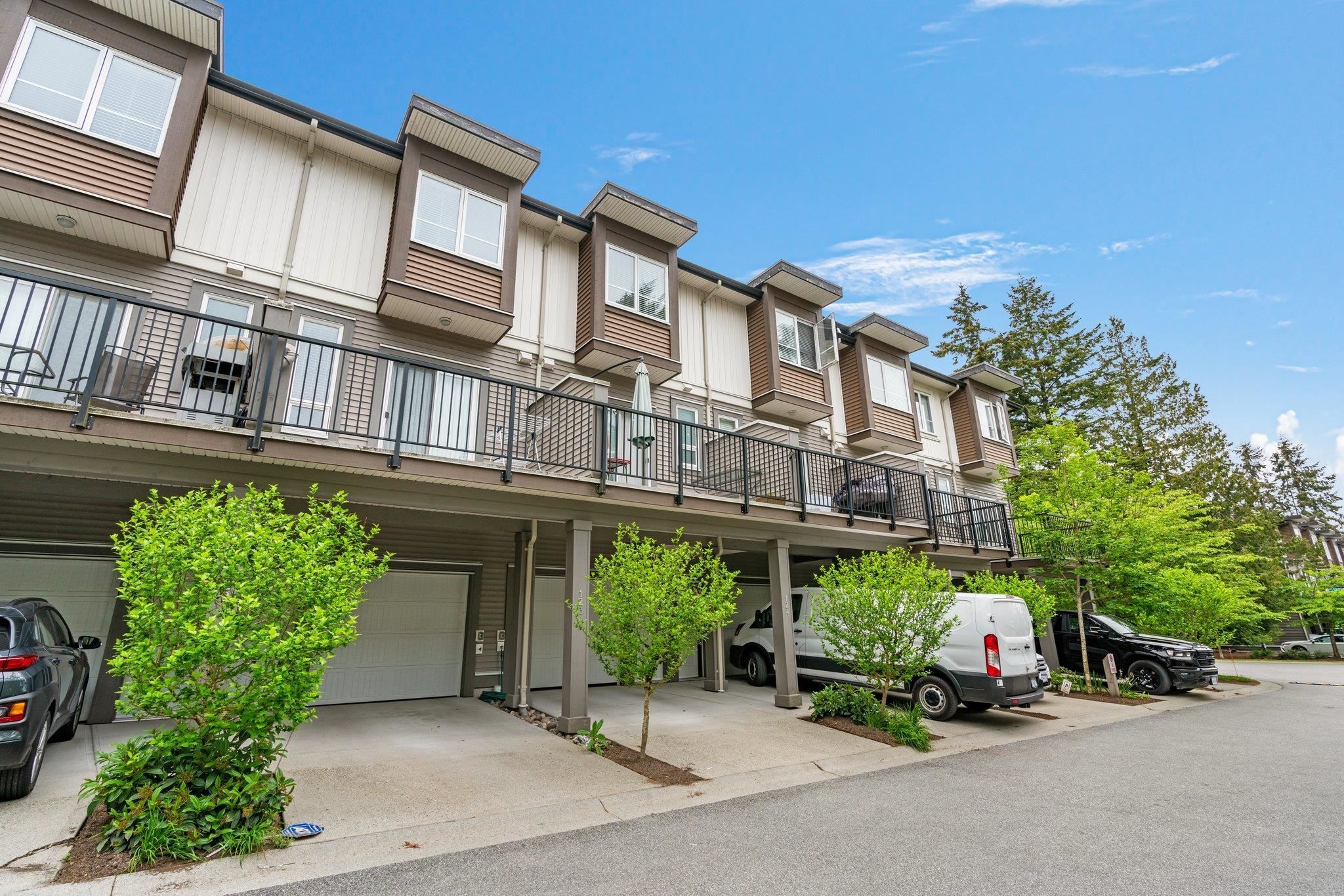 Main Photo: 123 5888 144 Street in Surrey: Sullivan Station Townhouse for sale : MLS®# R2779781