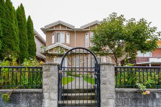 Photo 1: 2460 RUPERT STREET in Vancouver: Renfrew VE House for sale (Vancouver East)  : MLS®# R2623795