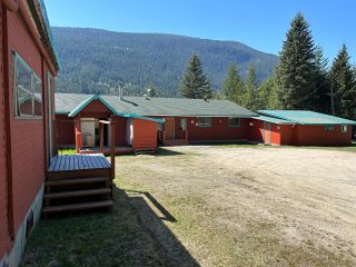 Photo 29: 2276 HIGHWAY 6 in Crescent Valley: House for sale : MLS®# 2470511