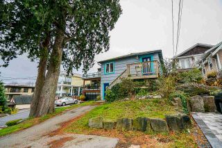 Photo 2: 849 PARKER Street: White Rock House for sale in "EAST BEACH" (South Surrey White Rock)  : MLS®# R2424382