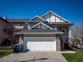 Photo 2: 7110 Elkton Drive SW in Calgary: Springbank Hill Detached for sale : MLS®# A1081310