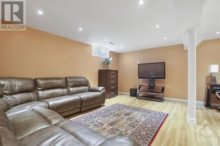 Photo 28: 136 LAMPLIGHTERS DRIVE in Ottawa: House for sale : MLS®# 1367110