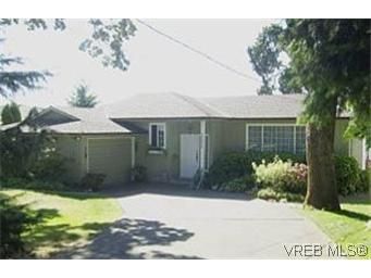 Main Photo: 1571 Arrow Rd in VICTORIA: SE Mt Doug House for sale (Saanich East)  : MLS®# 319674
