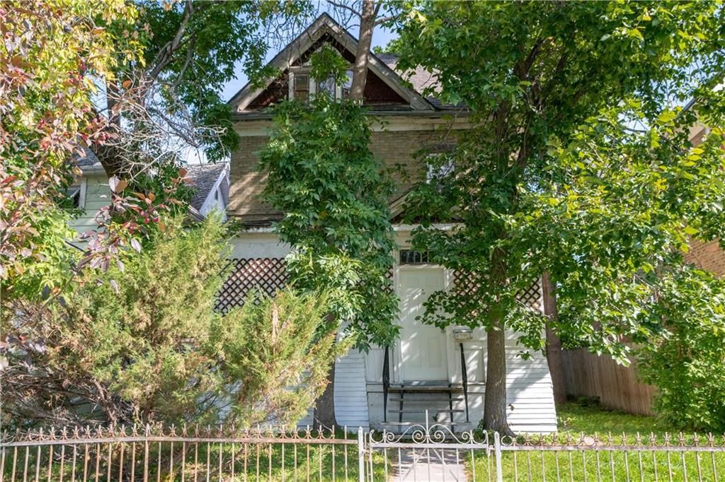 Main Photo: 153 Burrows Avenue in Winnipeg: North End Residential for sale (4A)  : MLS®# 202221938