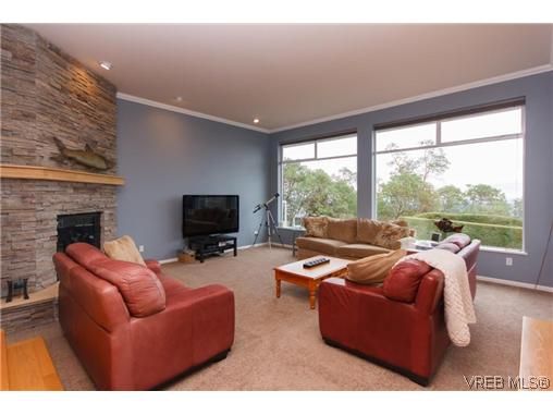 Photo 12: Photos: 808 Bexhill Pl in VICTORIA: Co Triangle House for sale (Colwood)  : MLS®# 628092